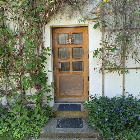 Holiday home Gartenhaus In Potsdam Wilhelmshorst *